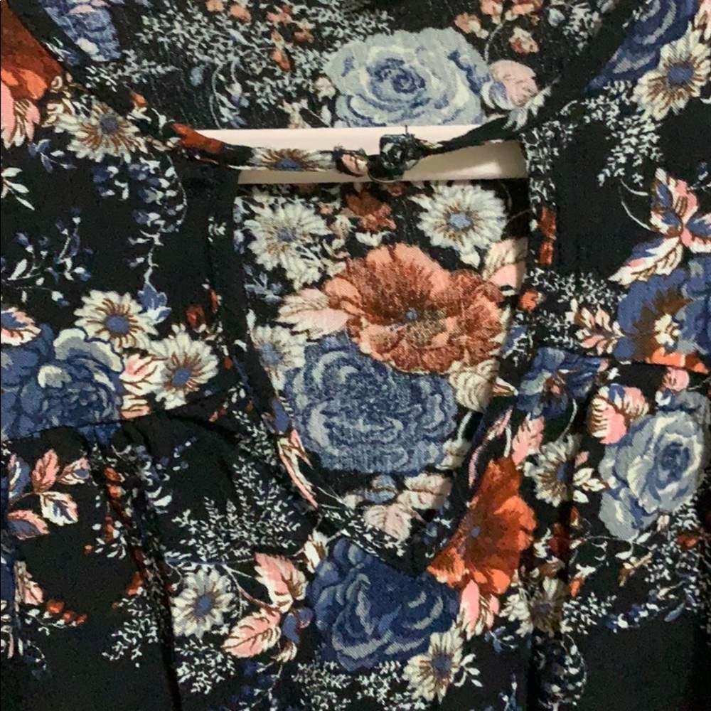 🌟American eagle Flower patterned long sleeve top - Picture 2 of 2